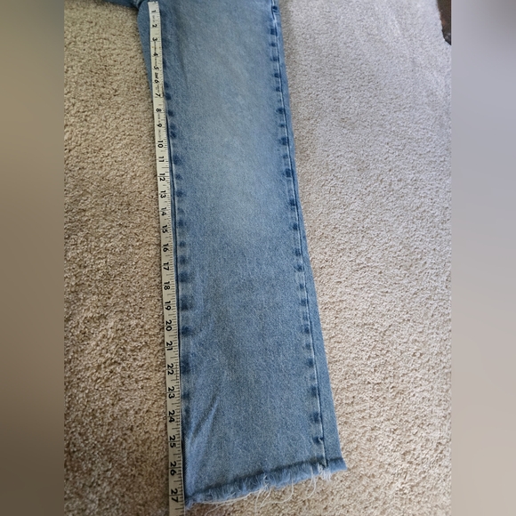 Zara Size 2 High Rise Straight Leg Raw Hem Jeans Light Blue Wash - Picture 2 of 8